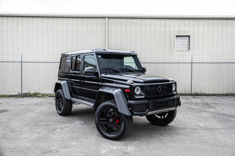 Front Right View of a Mercedes Benz G550 4×4