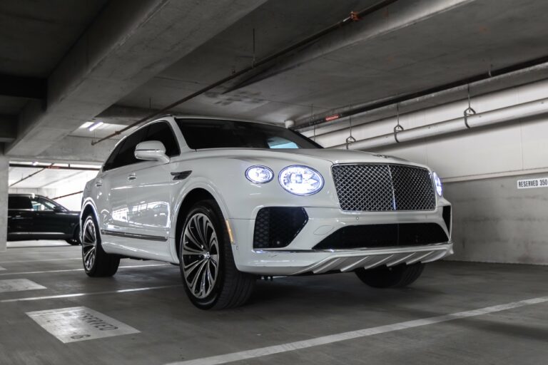 Front Right View of a Bentley Bentayga